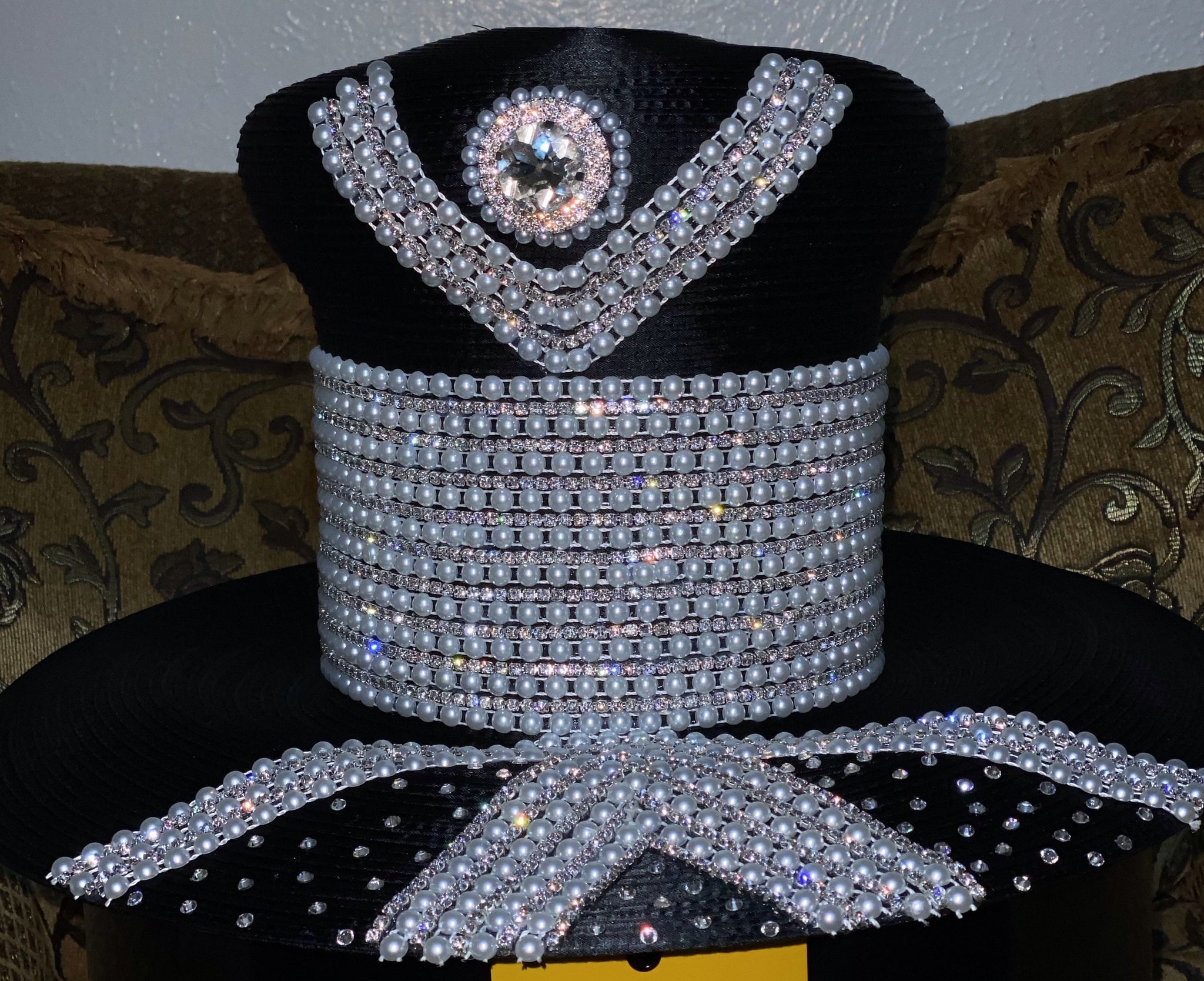 CUSTOM BLACK HAT – Diva